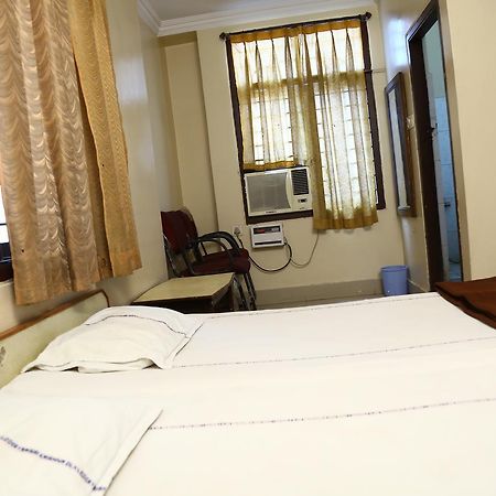 Sri Sai Krishna Deluxe Lodge Haydarabad Dış mekan fotoğraf