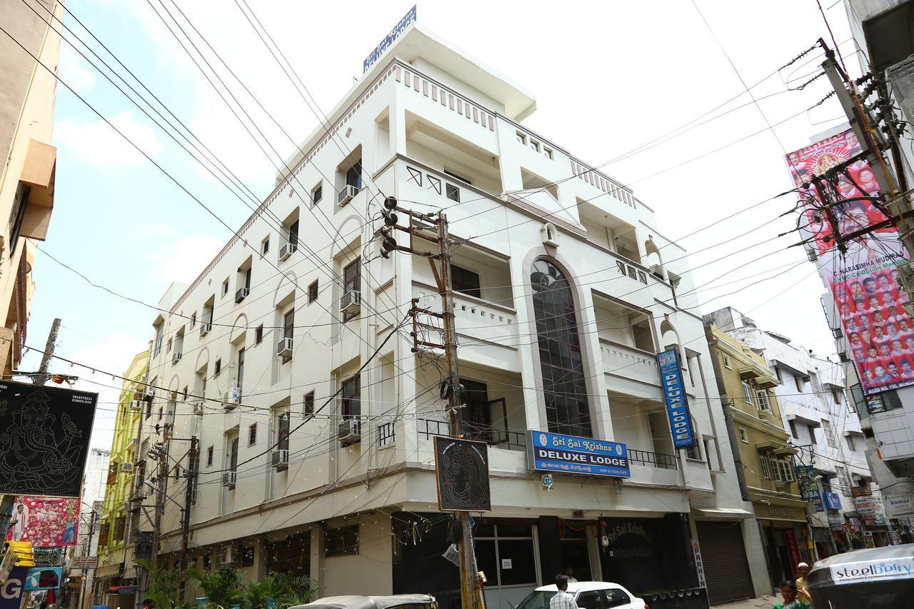 Sri Sai Krishna Deluxe Lodge Haydarabad Dış mekan fotoğraf