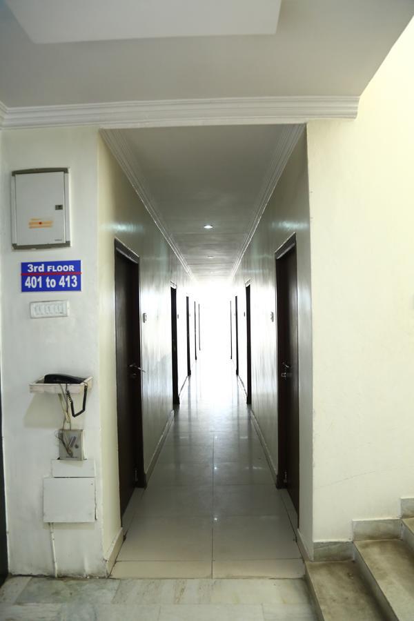 Sri Sai Krishna Deluxe Lodge Haydarabad Dış mekan fotoğraf