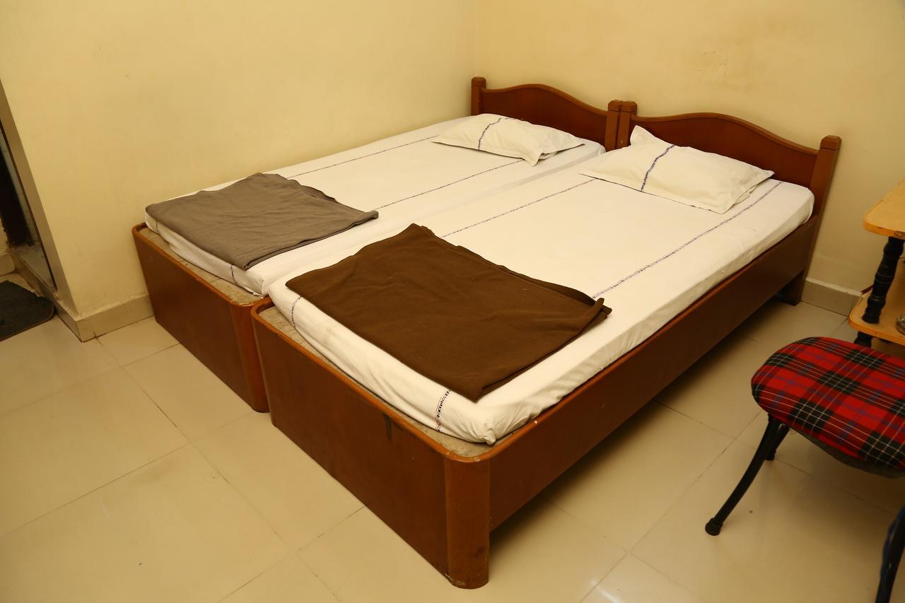 Sri Sai Krishna Deluxe Lodge Haydarabad Dış mekan fotoğraf