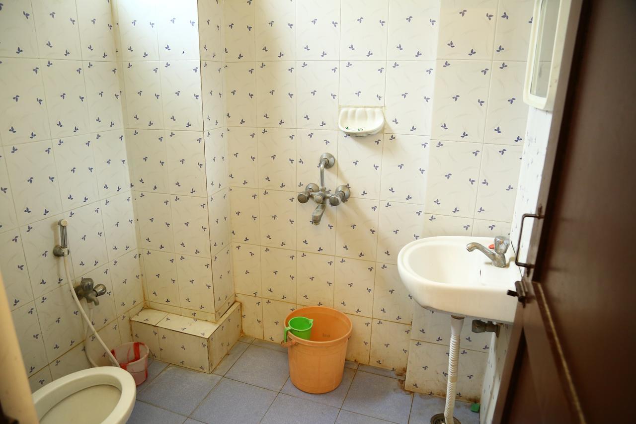 Sri Sai Krishna Deluxe Lodge Haydarabad Dış mekan fotoğraf