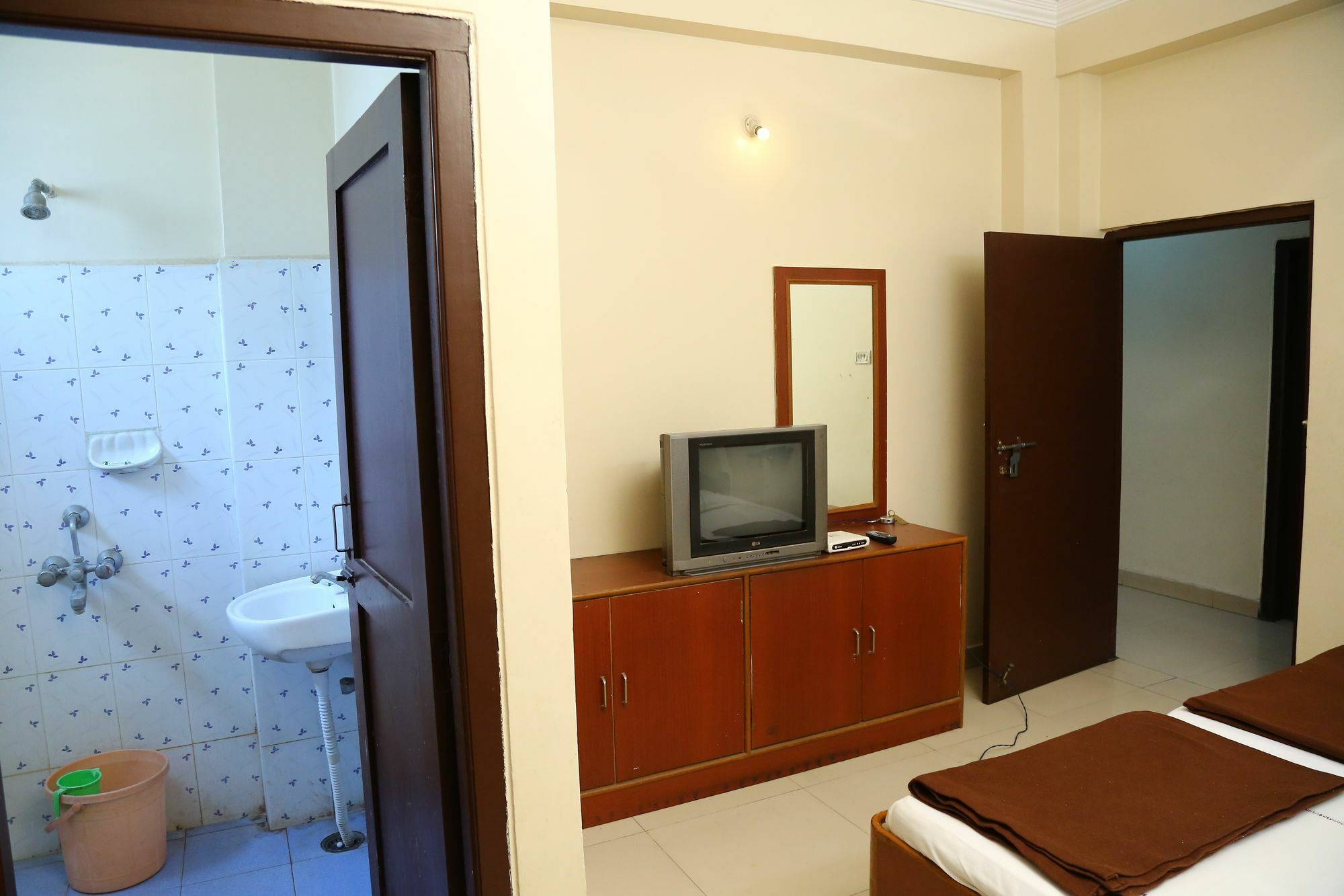 Sri Sai Krishna Deluxe Lodge Haydarabad Dış mekan fotoğraf